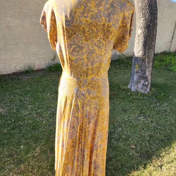 Vintage 1940s Novelty Print Dress with Lattice Features - Picture 6 of 13